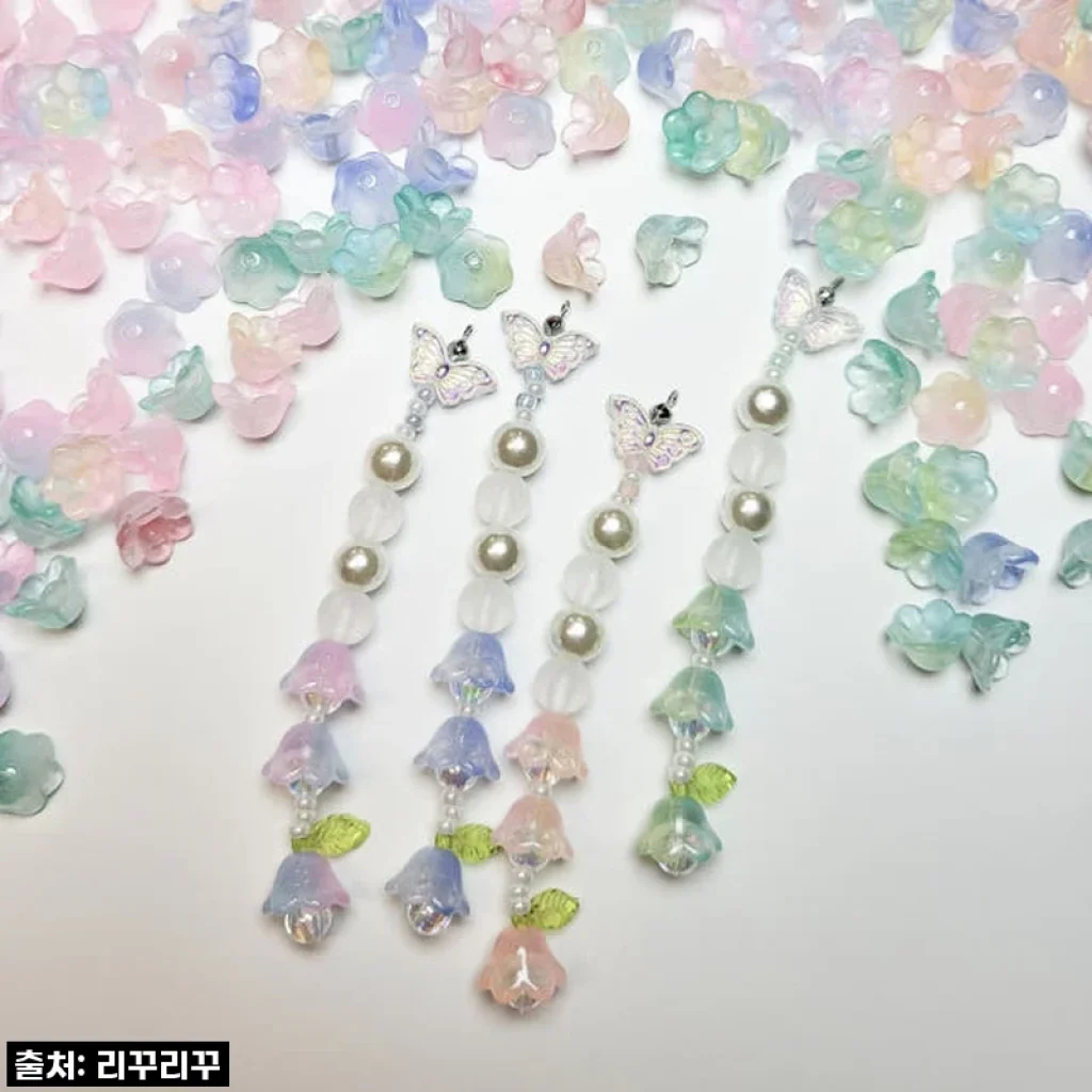 영롱함에 심쿵! 투톤 방울꽃 키링 부자재, 내 파우치에 봄이 왔어요 🌸 (ft. 품절대란템 겟하는 꿀팁!)