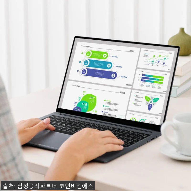 삼성 갤럭시북4 NT750XGR-A2 관련 이미지 3