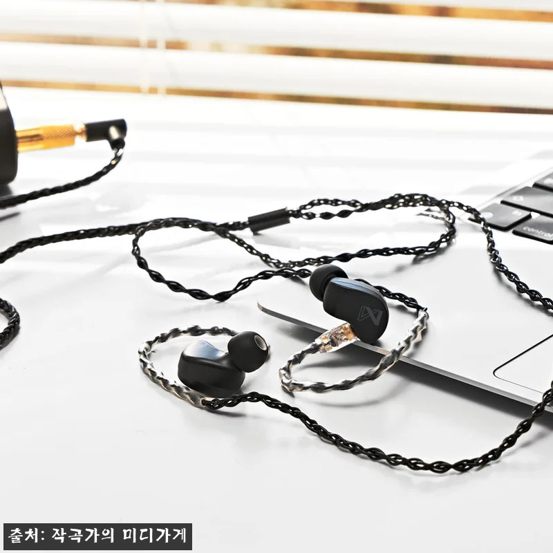 Reference Ears MERCU 관련 이미지 4