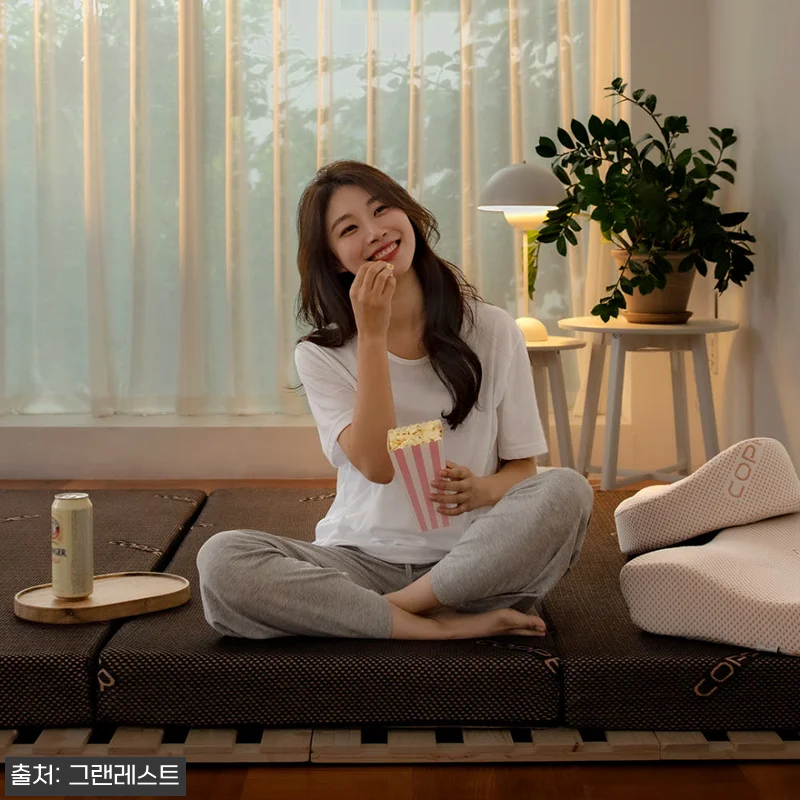 그랜레스트 발칸 메모리폼 일체형 토퍼 10cm Q 화이트, 침실 분위기까지 산뜻하게 바꾸는 이슈템 13 그랜레스트 발칸 메모리폼 일체형 토퍼 관련 이미지 1