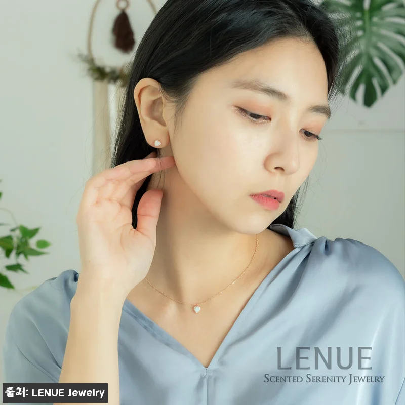 레뉴 화이트 오팔 로레트 캐보션 하트 목걸이, 14K 골드 생일 선물로 눈여겨볼 이유 16 레뉴 화이트 오팔 로레트 캐보션 하트 관련 이미지 5