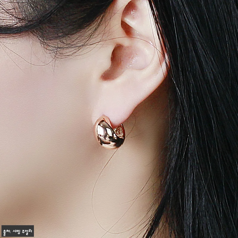 18K 원터치 귀걸이 볼드 원형 더 원 서클, 데일리부터 선물까지 눈길 가는 골드 귀걸이 후기 16 18K 원터치 귀걸이 볼드 원형 더 관련 이미지 6
